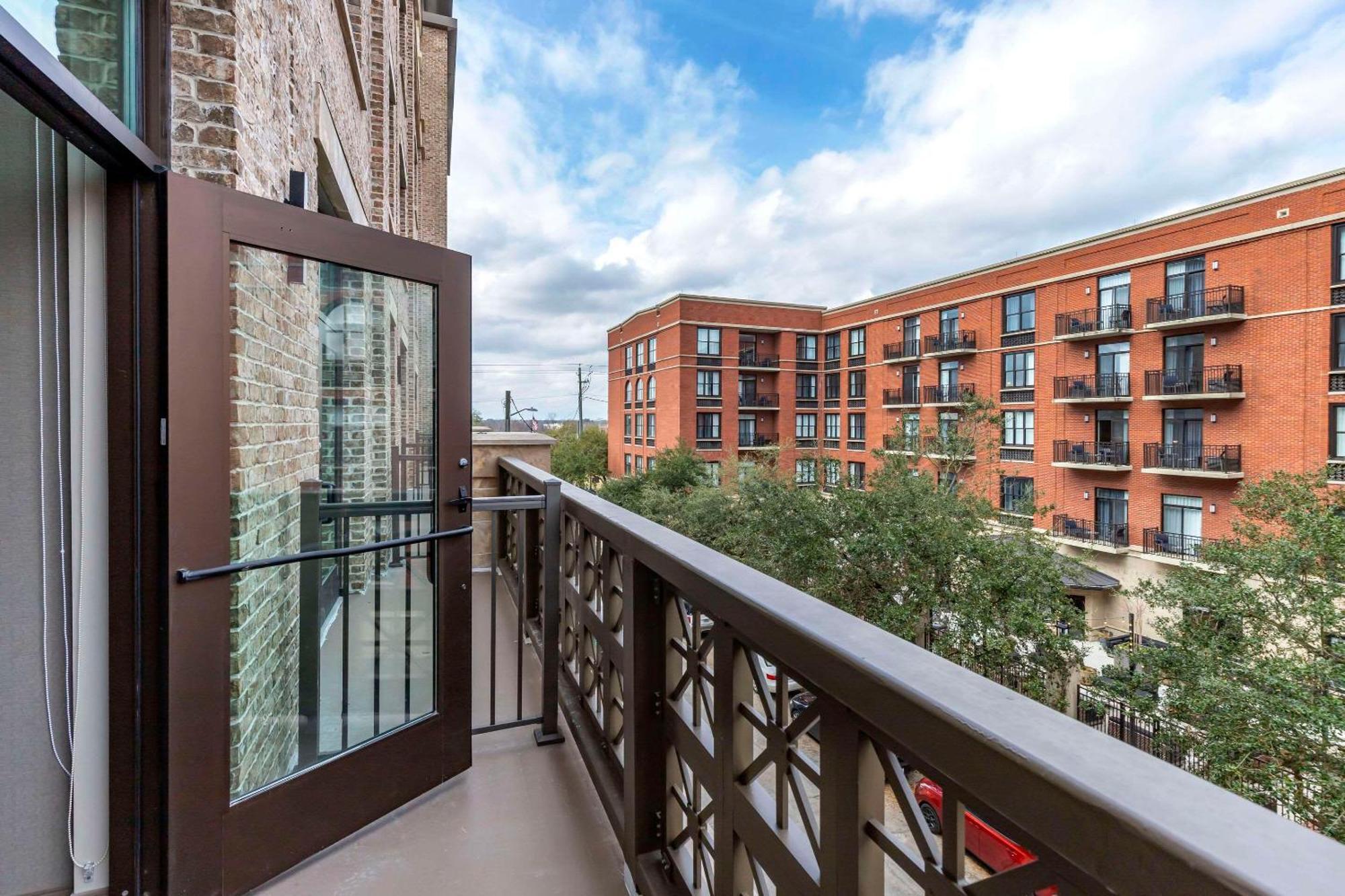 Cambria Hotel Savannah Downtown Historic District Экстерьер фото